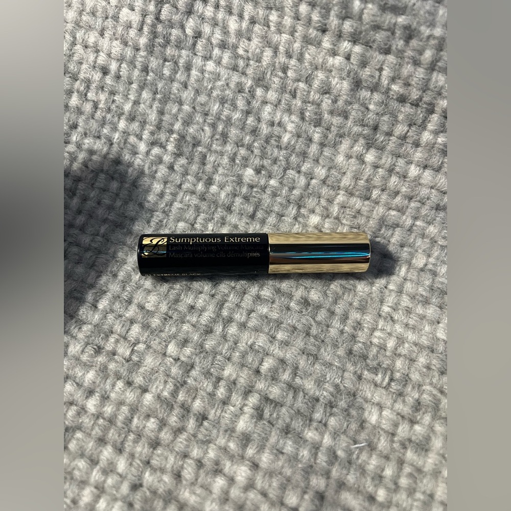 Mini Estee Lauder: Sumptuous Extreme (01 Extreme Black) 2.8ml